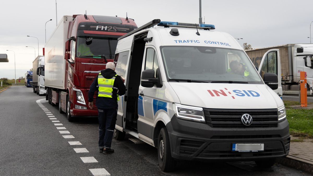 Z 30 hodin jen čtyři odpočíval. Nedodržení přestávek patří k nejčastějším prohřeškům kamioňáků